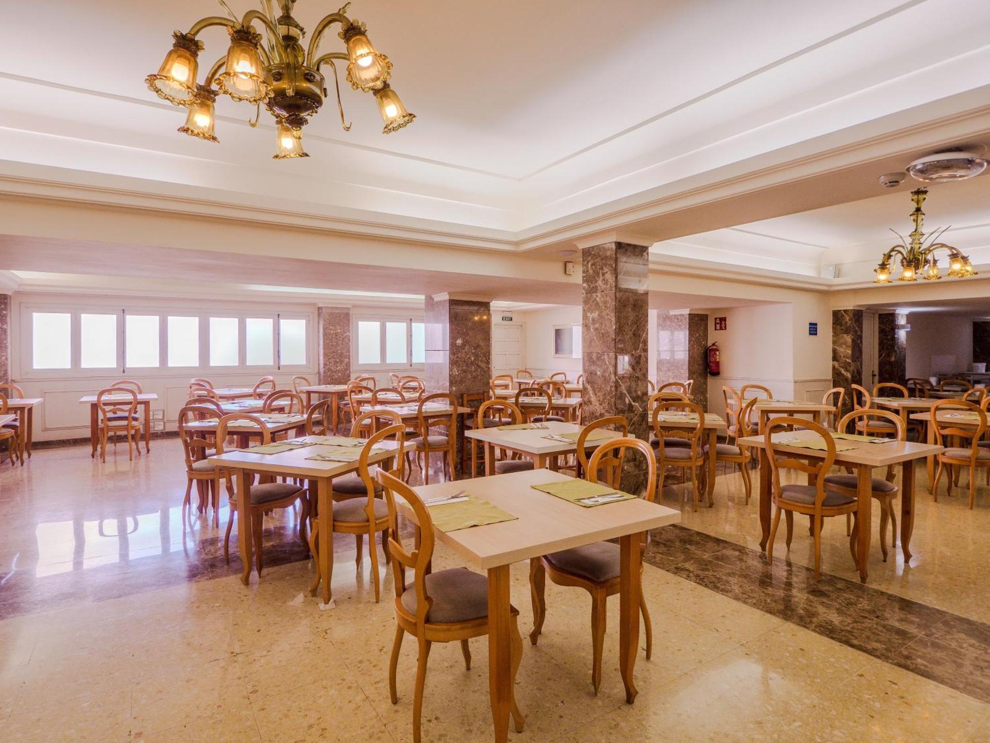 Hotel La Santa Maria Cala Millor  Bagian luar foto