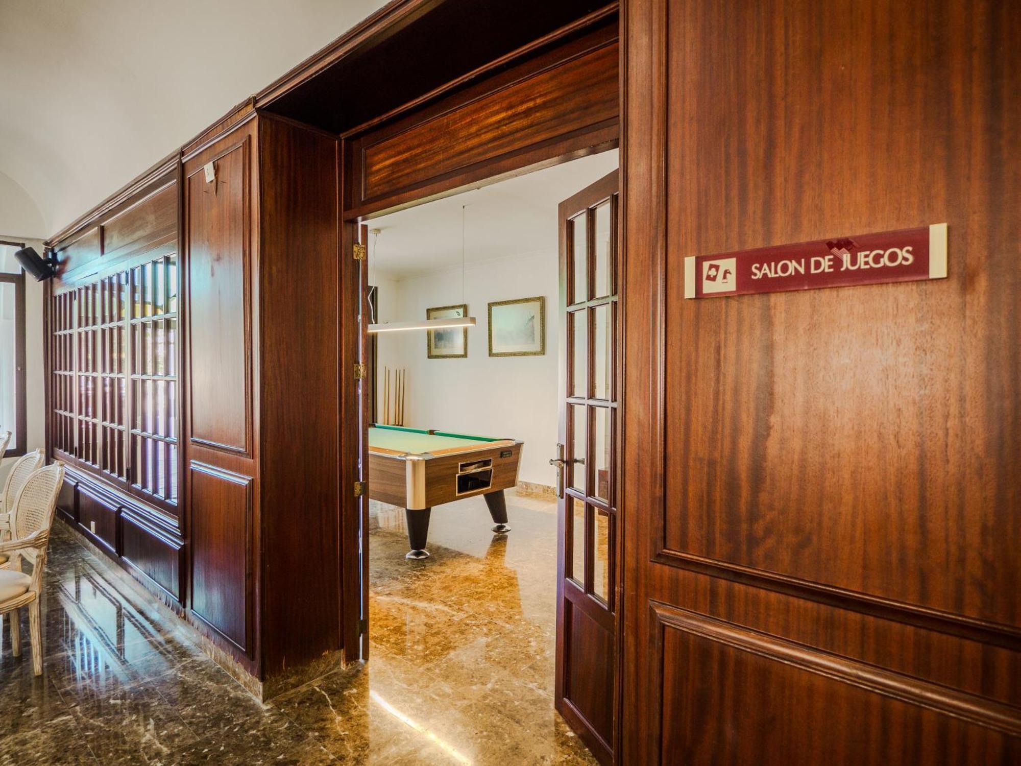 Hotel La Santa Maria Cala Millor  Bagian luar foto