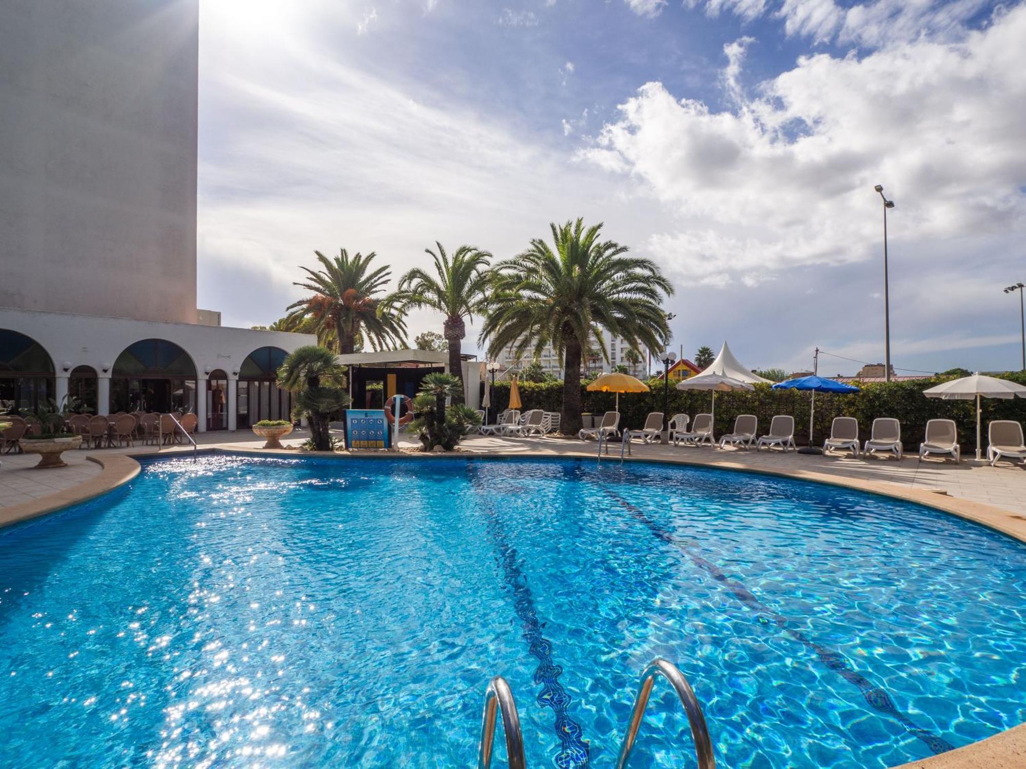 Hotel La Santa Maria Cala Millor  Bagian luar foto
