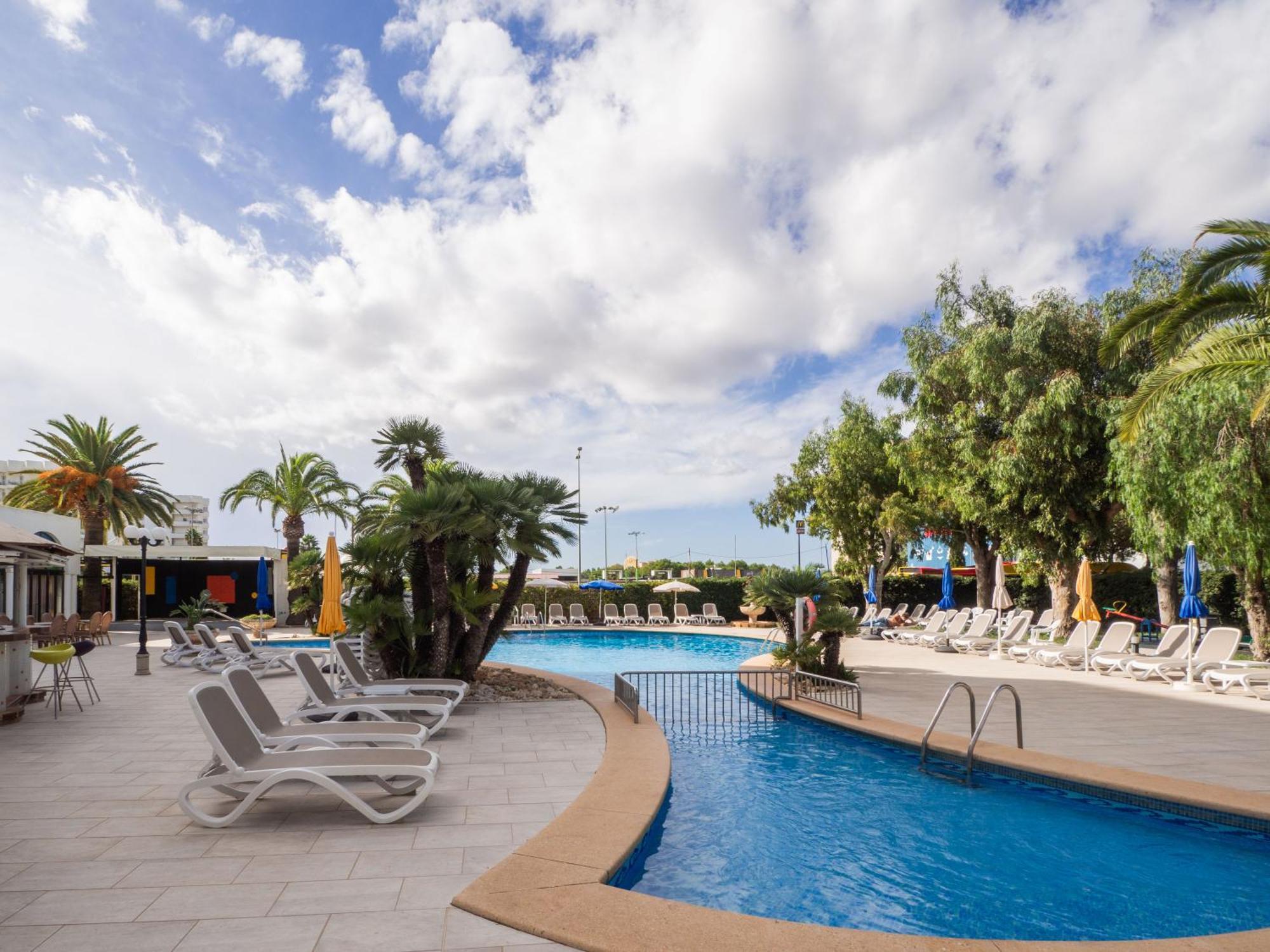 Hotel La Santa Maria Cala Millor  Bagian luar foto